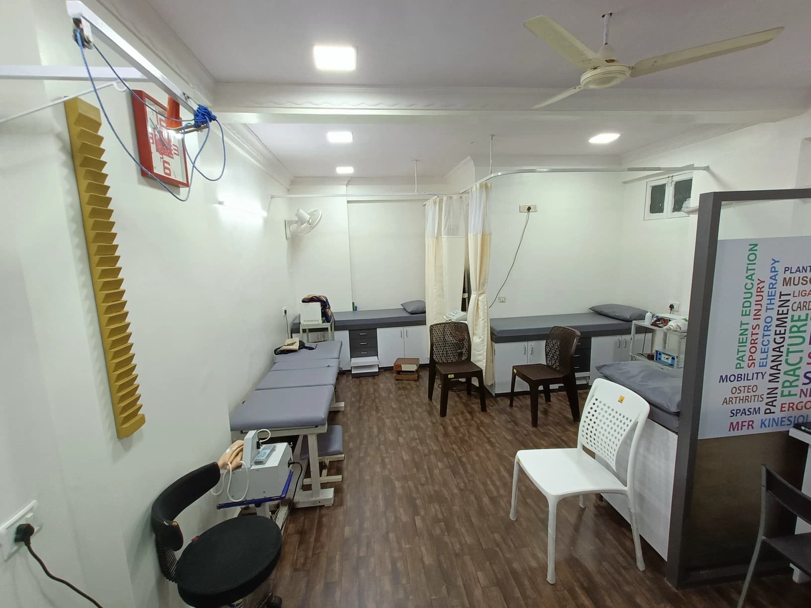 Dr. Mallick Physiotherapy clinic interior 2