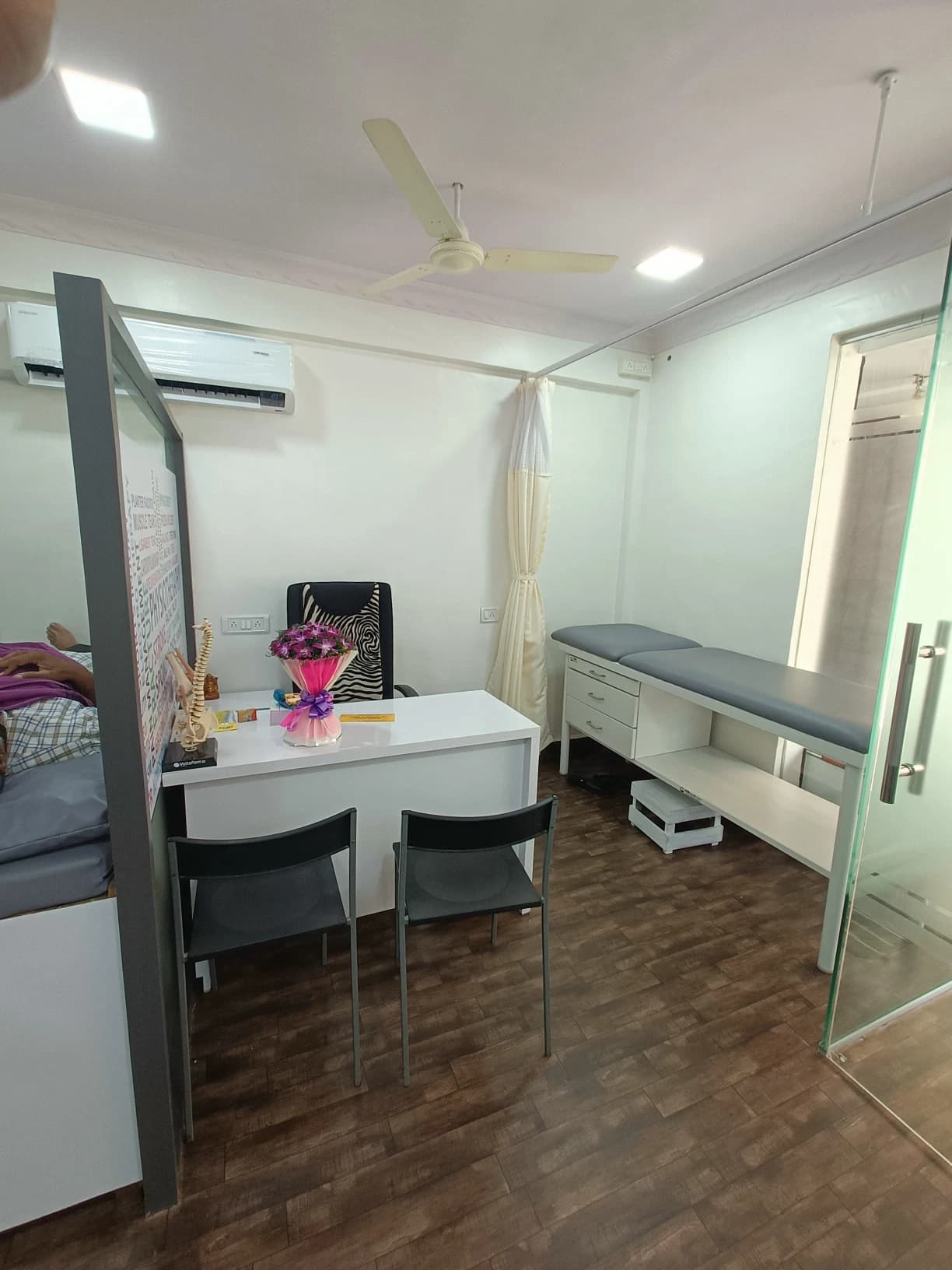 Dr. Mallick Physiotherapy clinic interior 3