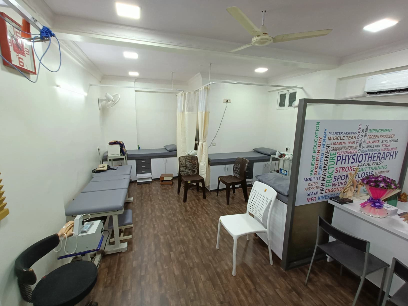 Dr. Mallick Physiotherapy clinic interior 4